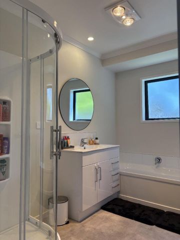 Modern Living - Photo 4