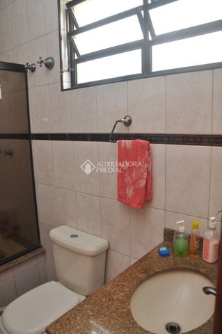 Sobrado com 4 quartos e 267m² para alugar em Vila Camilópolis, Santo André. - Foto 4