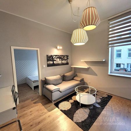 Komfortowe 2 pokoje w centrum z windą i piwnicą. - Zdjęcie 2