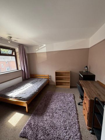 3 bedroom apartment to rent - Photo 2