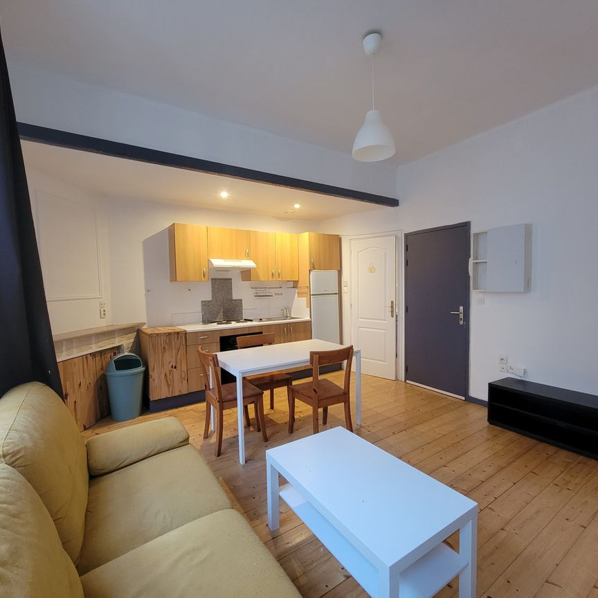 F2 MEUBLE METZ CENTRE 33M² COTE COUR AU CALME - Photo 1