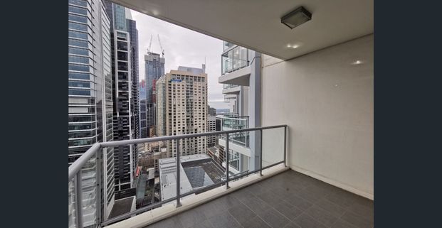 Spacious 1 bedroom + Parking - Photo 1