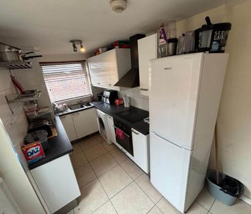 1 bedroom in a house share to rent - Photo 5