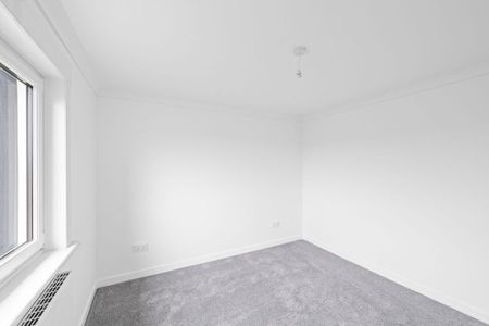 3 bedroom end of terrace house to rent - Photo 4
