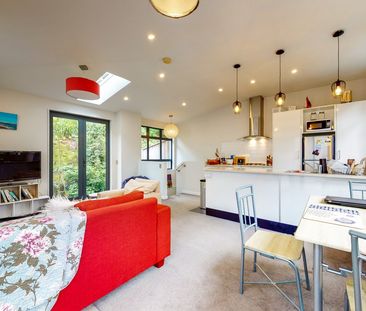 13 San Sebastian Road, Kelburn - Photo 1
