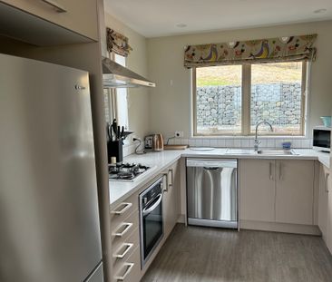 Two Bedroom Semi Furnished Cottage - Photo 6