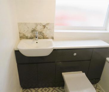 2 bedroom maisonette to rent - Photo 3