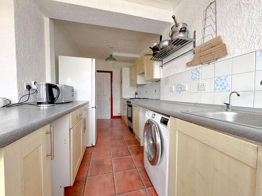 4 bedroom terraced house to rent - Photo 1