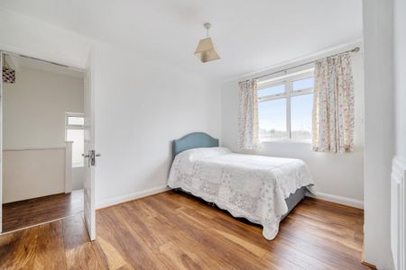 3 bedroom end of terrace house to rent - Photo 2