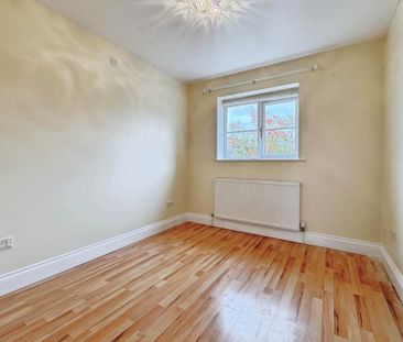 4 bedroom end of terrace house to rent - Photo 3