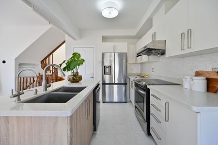 For Lease - 12 Princess Diana Drive, Markham, Ontario - Photo 5