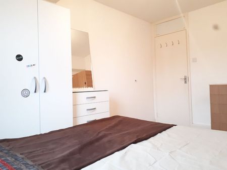 Room in a Shared Flat, Marlborough Avenue, E8 - Photo 4
