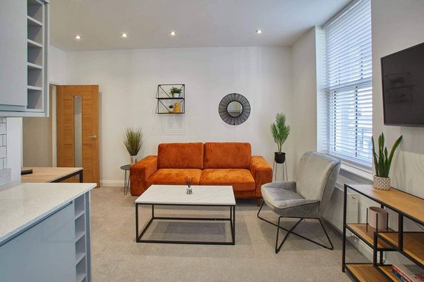 Flowergate - Photo 1