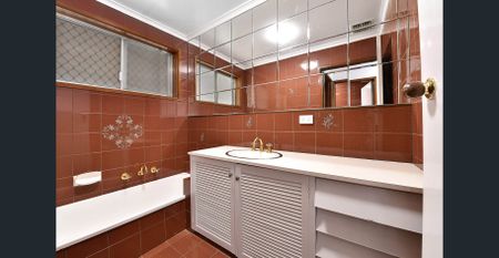 Immaculate 3-Bedroom Delight - Photo 4