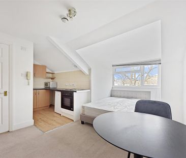 Studio to rent - Photo 2