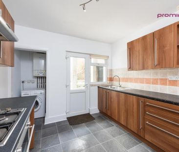 3 bedroom flat to rent - Photo 2