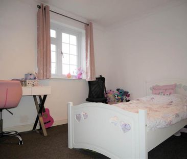 3 bedroom end of terrace house to rent - Photo 3