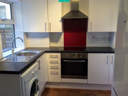 2 bedroom flat to rent - Photo 4