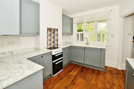 3 bedroom terraced house to rent - Photo 5