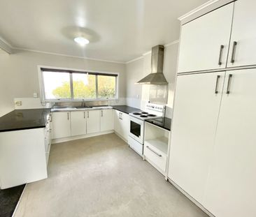 Unit 1, 115 Great South Road, Manurewa, Auckland - Photo 2