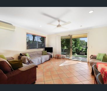 Spacious Family Townhouse in the Heart of Southport - Photo 3