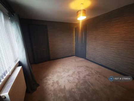 2 bedroom end of terrace house to rent - Photo 2