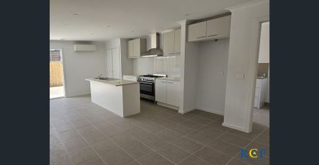 Property on lease in Officer - Photo 3