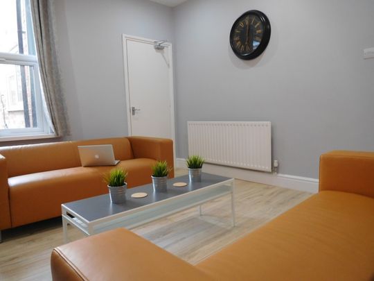 4 Bedroom Semi Detached To Rent in Lenton - Photo 1