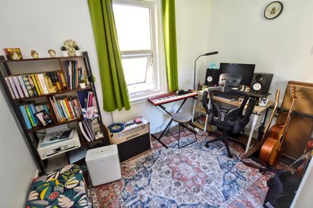 2 bedroom cottage to rent - Photo 2