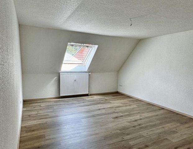 Frisch renovierte, große Dachgeschosswohnung in der Altstadt - Photo 1