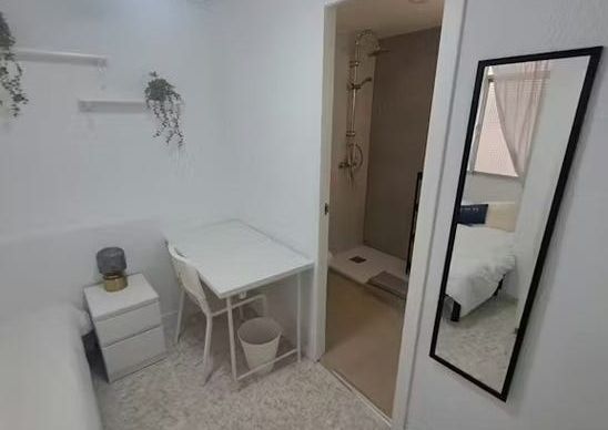 Avenida Blasco Ibáñez, Paterna, Valencian Community 46980