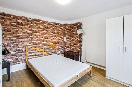 3 bedroom terraced house to rent - Photo 5