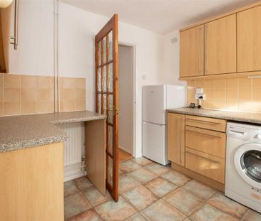 2 bedroom semi-detached house to rent - Photo 6