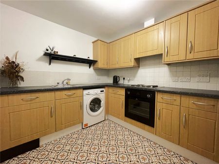 2 bedroom apartment to rent - Photo 5