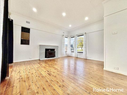 Charming Family Home - Photo 1