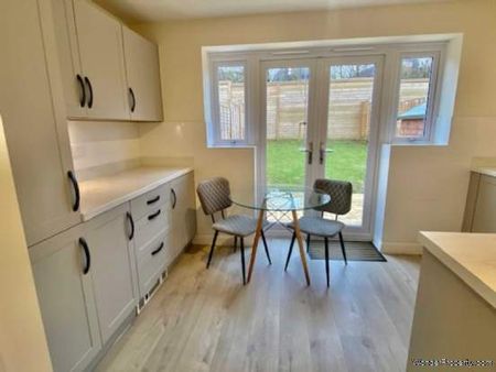 2 bedroom property to rent in Frome - Photo 2