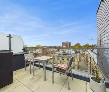 2 bedroom penthouse to rent - Photo 4