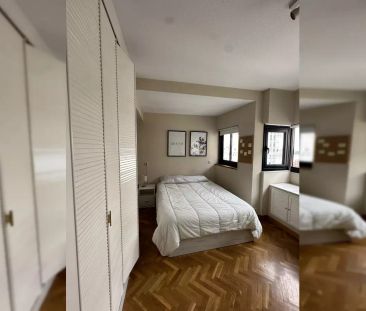 Room in a shared 5-bedroom apartment for rent in Palacio, perfect for professionals - Foto 5