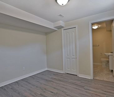 For Lease - 279 Nashville Circle Unit# 2, Hamilton, Ontario - Photo 2