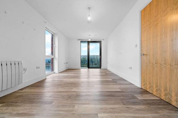 Schooner Wharf, Cardiff Bay, CF10 - Photo 1