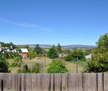 LIGHT FILLED HOME IN QUIET AREA - Photo 3