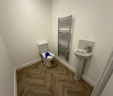 3 bedroom semi-detached house to rent - Photo 4