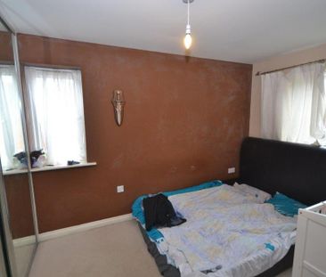 2 bedroom end of terrace house to rent - Photo 2