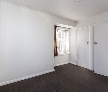 Freshly renovated 4 Bedroom 2 Bathroom property - Photo 6