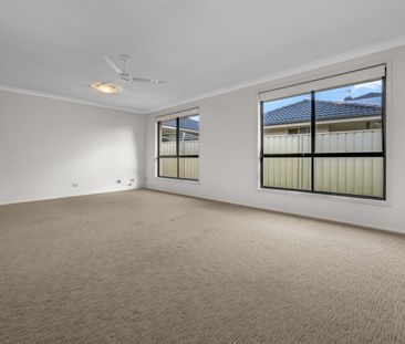 SITTING PRETTY IN EAST MAITLAND! - Photo 1