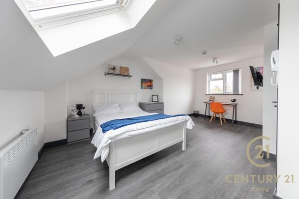 1 bedroom in a house share to rent - Photo 1