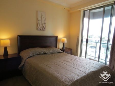 ADMIRALTY TOWERS ONE - 2 BEDROOM FURNISHED - Photo 4