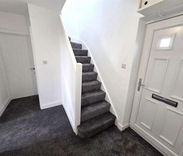 Cambridge Crescent, Doe Lea, Chesterfield, S44 - Photo 6