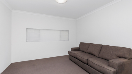 33 Allamanda Gate, Helena Valley WA 6056 - House For Rent - $800 | Domain - Photo 4