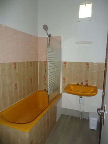 Location Appartement 2 pièces 39m² NEVERS 58000 - Photo 4